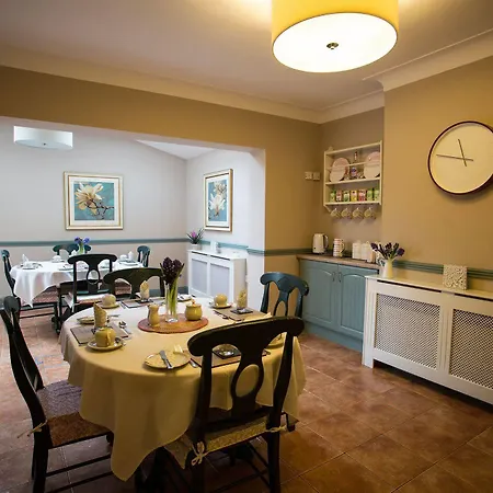 Almanii Bed & Breakfast