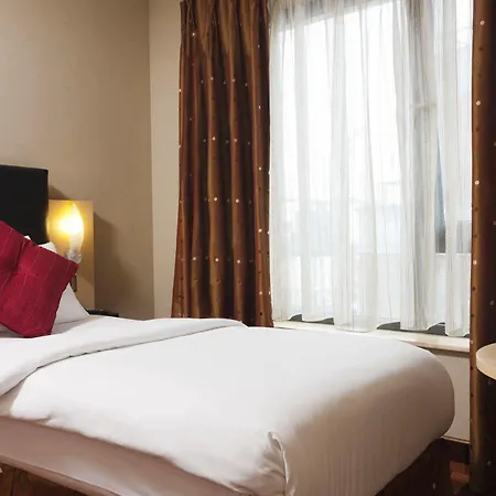 Hotel Academy Plaza 3*