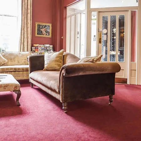 Albany House 3* Dublin