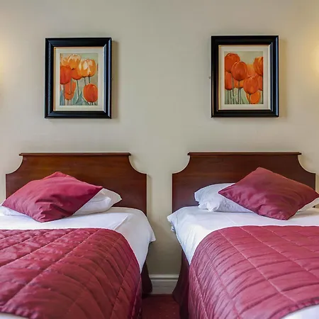 Albany House Hotel 3*