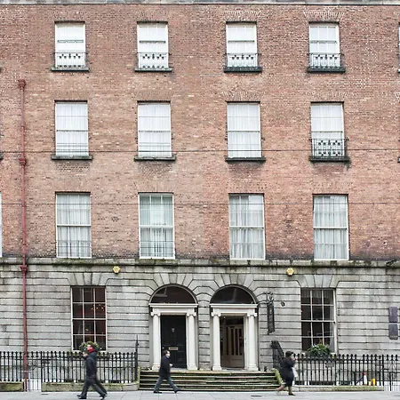 Albany House 3*