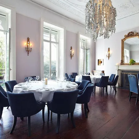 Townhouse On The 4* Dublin