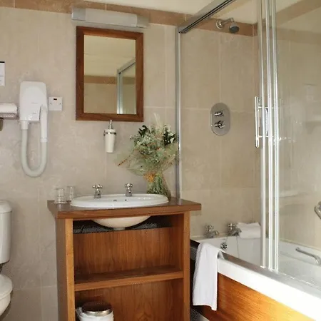 Central Hotel 3*