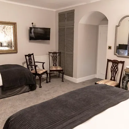 Aaron Court Bed & Breakfast 3*