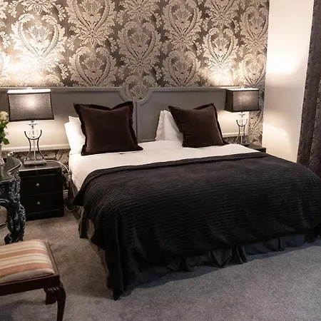 Bed & Breakfast Aaron Court 3*