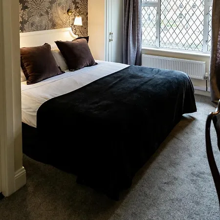 Aaron Court Bed & Breakfast 3*