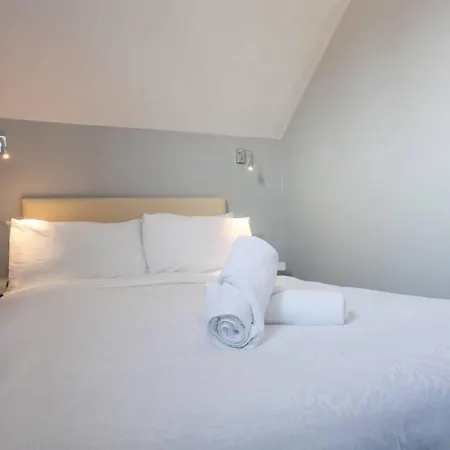 Aona Townhouse Gasthof