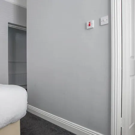 Aona Townhouse Gasthof 4*