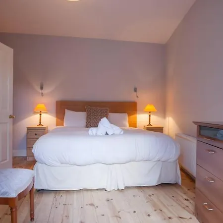 Aona Townhouse Gasthof 4*