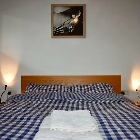 Lägenhet Bright 2 Bedrooms Near The 3 Arena