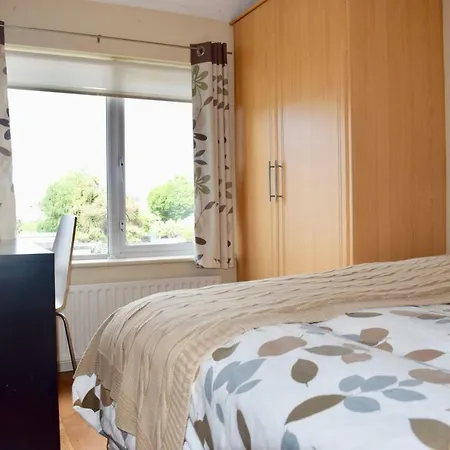 Spacious, Bright & Modern 3 Bedroom Family * דבלין