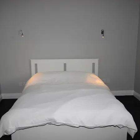 Aona Townhouse Gasthof 4*