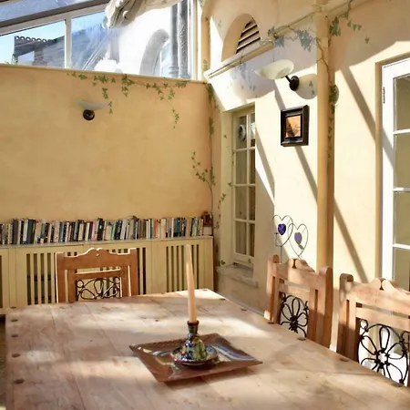 Apartamento Elegant 2 Bedroom Coach House