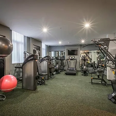 מלון Riu Plaza The Gresham 4*