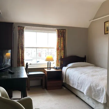 Harveys Guest House 3*