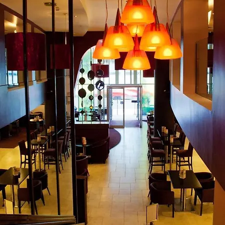 加的夫巷克莱顿酒店 酒店 4*