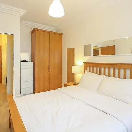 Ifsc Townhouse Apartments *