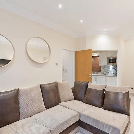 Captivating 2-bed In 1 Апартаменты