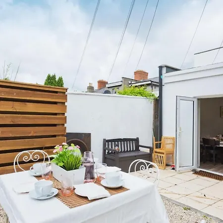 Charming Riverside - Minutes From