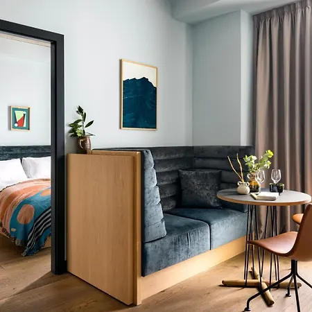 Beckett Locke Aparthotel