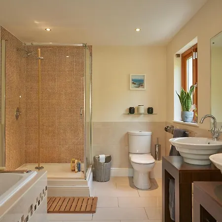 'home From Home', Luxury, Private Secure House Vakantiehuis