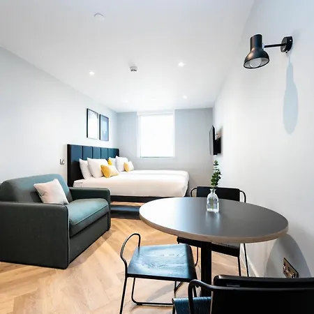 Staycity Tivoli Apartmanhotel