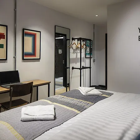 Latroupe Jacobs Hostel *