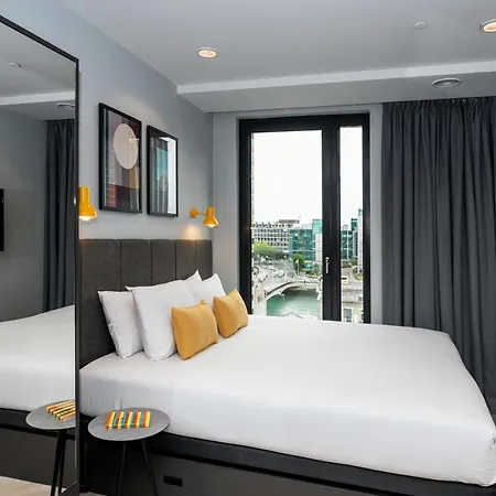 Aparthotel Staycity Quay