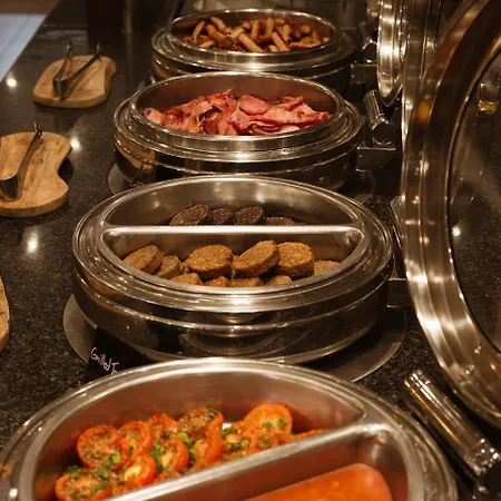 Crowne Plaza Dublin Airport By Ihg Hotel 4*