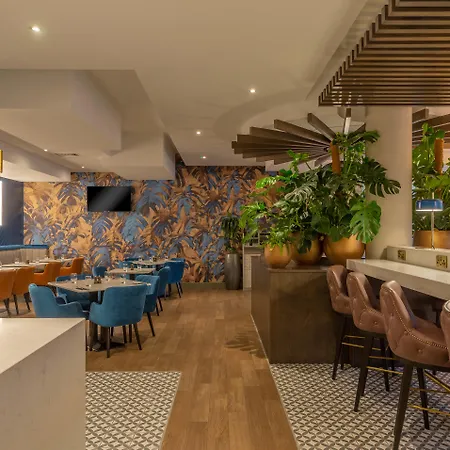 Hotel Crowne Plaza Dublin Airport By Ihg 4*