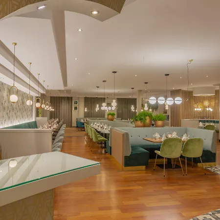 Crowne Plaza Dublin Airport By Ihg 4*