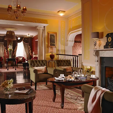 Buswells 3*