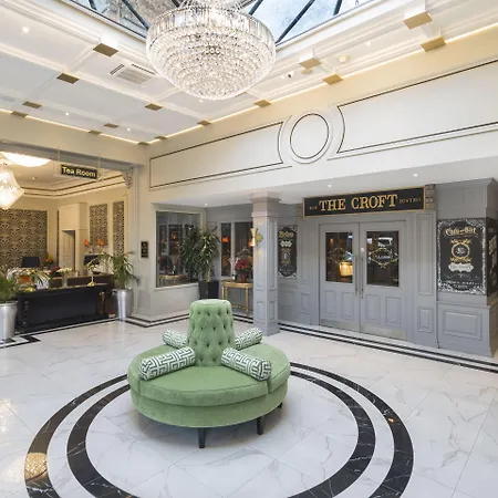 Bonnington & Leisure Centre Hotel 4*