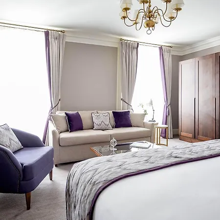 Trinity Townhouse 3*