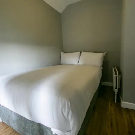 Leevin Mountjoy Hostal