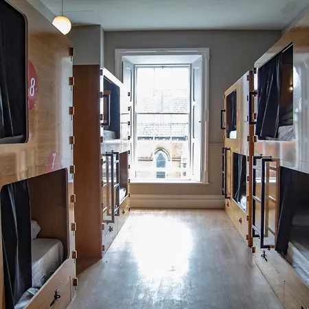 Hostal Leevin Mountjoy *