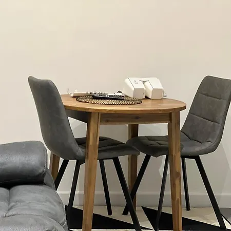 Ayos Apartment *