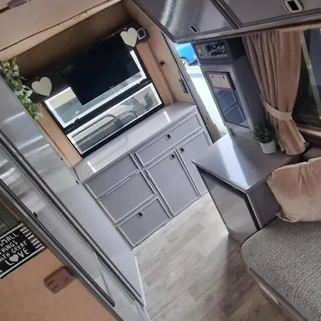 Kemping Retro Camper Hire *