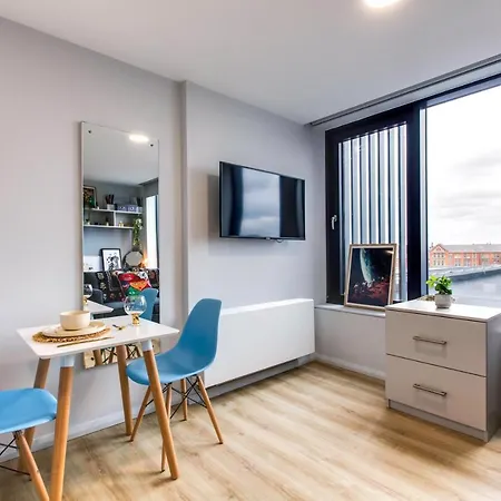 Yugo Explore - Kavanagh Court Apartmán *