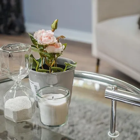 Stunning Duplex With Private Parking In 4