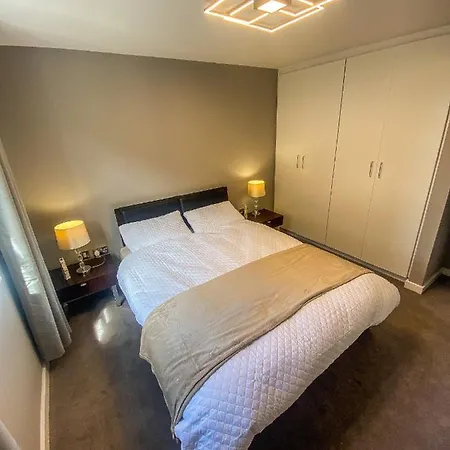 Stunning Duplex With Private Parking In 4 Holiday home *