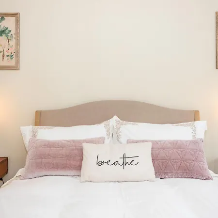 Fashionable Chic Townhouse In D4 * Dublino