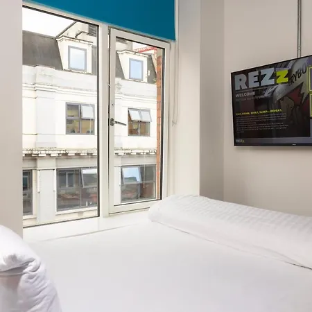 Rezz Temple Bar, 3*