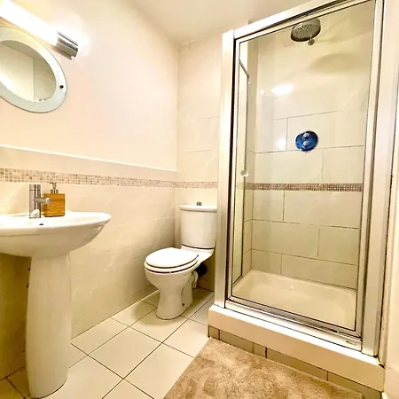 Stylish At Aviva Apartman