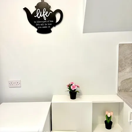 Modern 2bedroom Oasis Near Centre & Airport Dublino