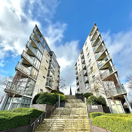 Modern 2bedroom Oasis Near Centre & Airport Dublino