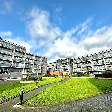 Appartamento Modern 2bedroom Oasis Near Centre & Airport *