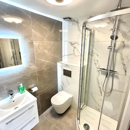 Appartamento Modern 2bedroom Oasis Near Centre & Airport