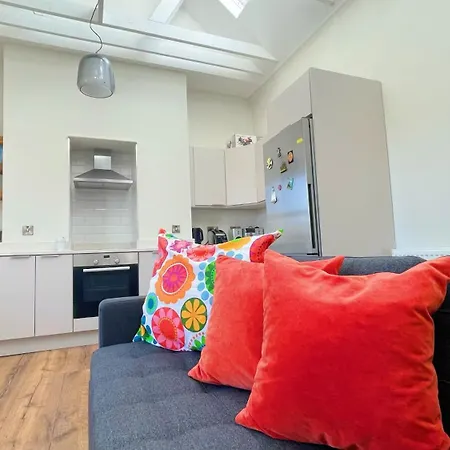 Appartement Stylish High Ceiling In South Center