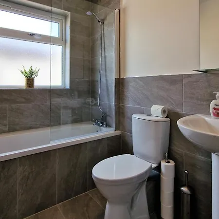 Holiday home 2 Minute Walk To Luas